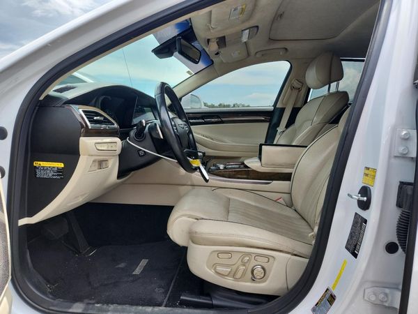 2017 GENESIS G90