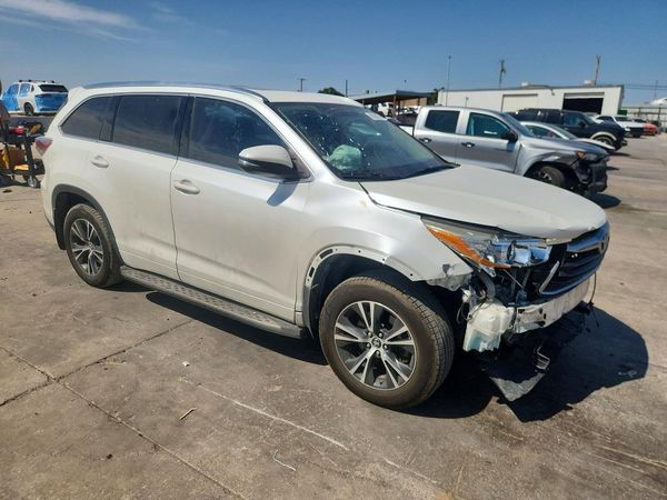 2016 TOYOTA HIGHLANDER