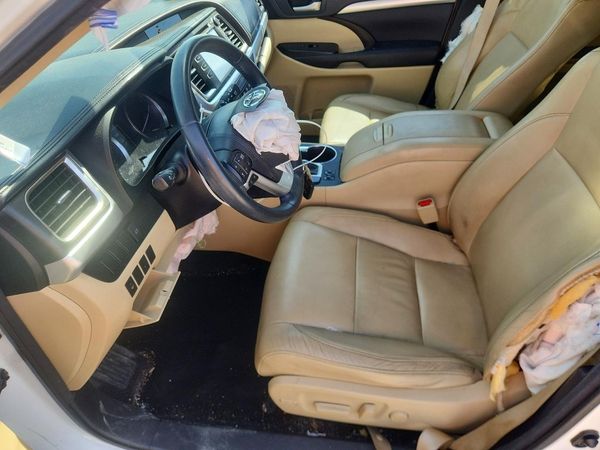 2016 TOYOTA HIGHLANDER