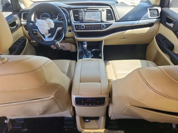2016 TOYOTA HIGHLANDER