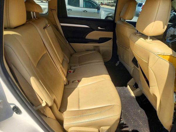 2016 TOYOTA HIGHLANDER