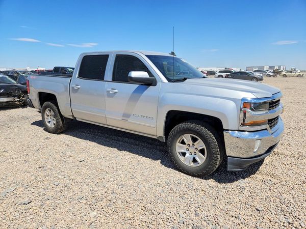 2018 CHEVROLET SILVERADO LT — Passenger 3/4