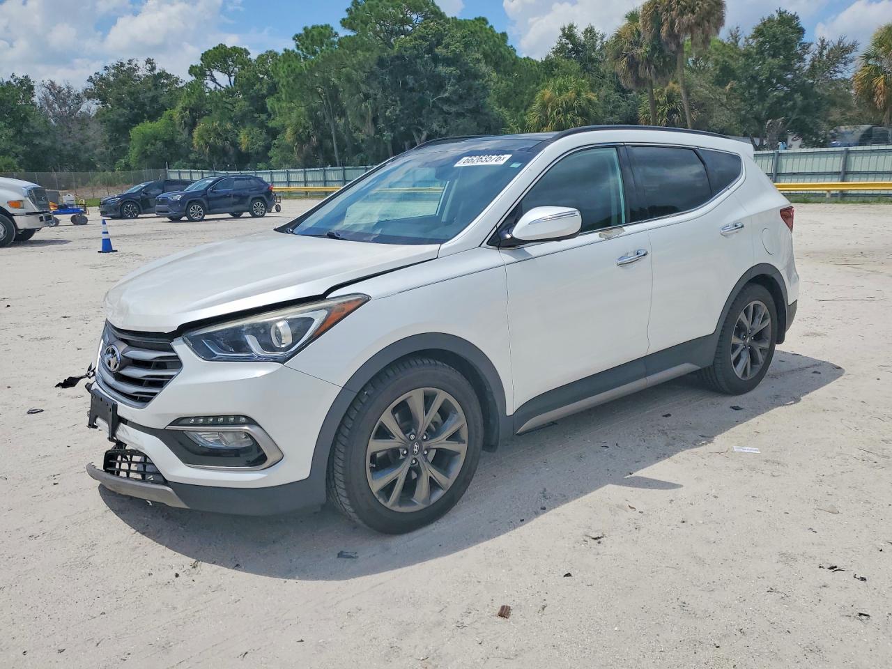 2017 HYUNDAI SANTA FE Sport 2.0T Ultimate — Front 3/4