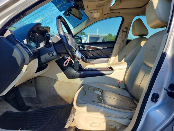 2014 INFINITI Q50 — DENT
