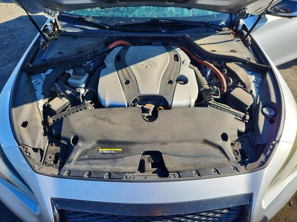 2014 INFINITI Q50 — Engine bay