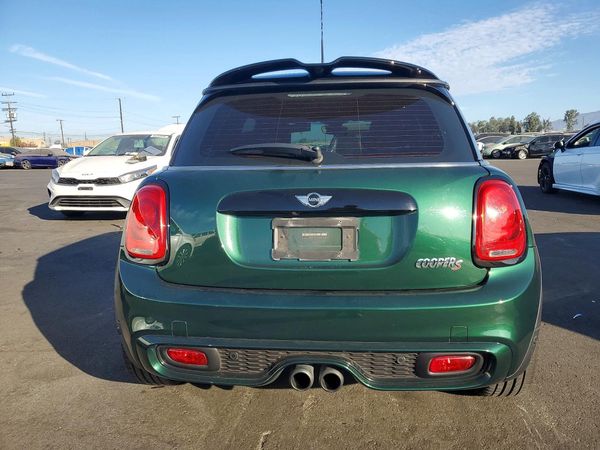 2018 MINI COOPER