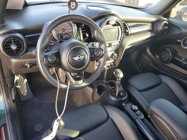 2018 MINI COOPER