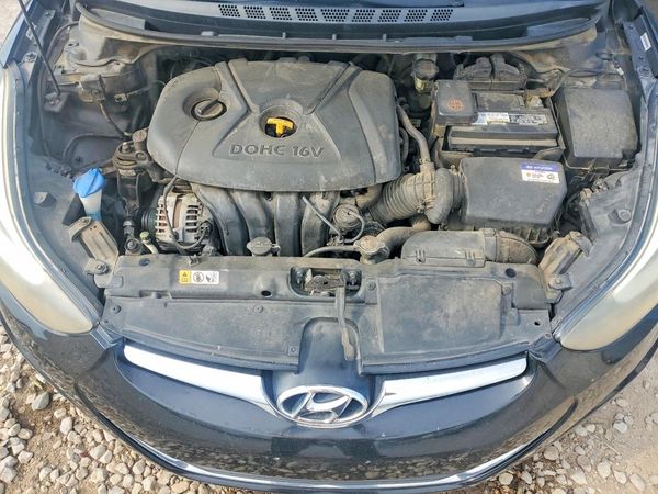 2015 HYUNDAI ELANTRA GLS(Middle) — Engine bay