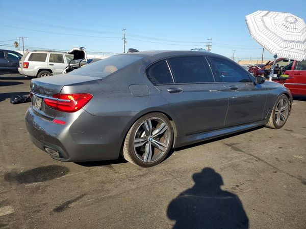 2016 BMW 750 xDrive