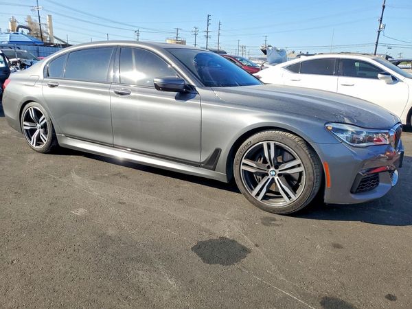 2016 BMW 750 xDrive