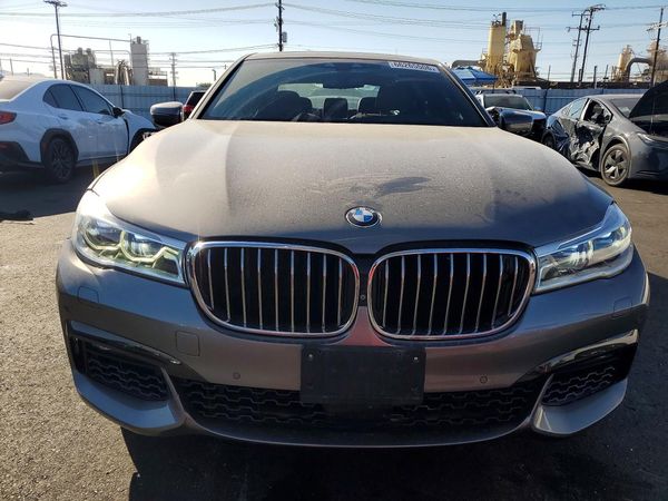 2016 BMW 750 xDrive