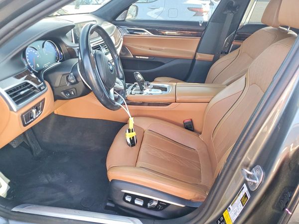 2016 BMW 750 xDrive