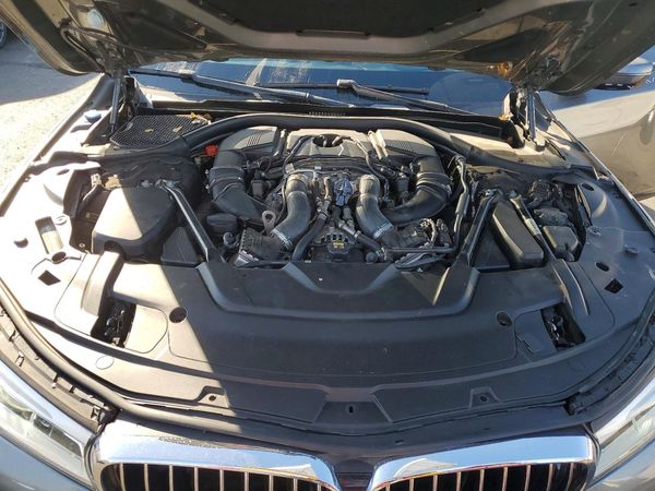 2016 BMW 750 xDrive