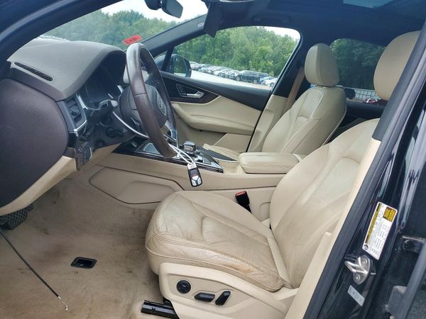 2017 AUDI Q7 quattro Premium Plus — DENT