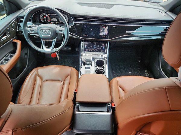 2023 AUDI Q8
