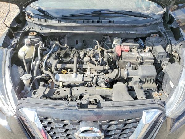 2020 NISSAN KICKS — Engine bay