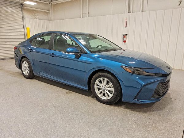 2026 TOYOTA CAMRY — Passenger 3/4