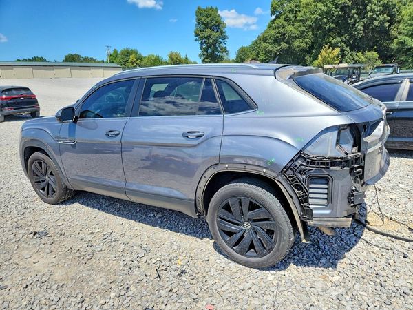 2022 VOLKSWAGEN ATLAS CROSS SPORT 4Motion SE w/ Tech