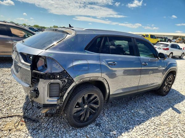 2022 VOLKSWAGEN ATLAS CROSS SPORT 4Motion SE w/ Tech