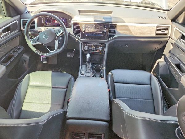 2022 VOLKSWAGEN ATLAS CROSS SPORT 4Motion SE w/ Tech