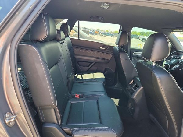 2022 VOLKSWAGEN ATLAS CROSS SPORT 4Motion SE w/ Tech