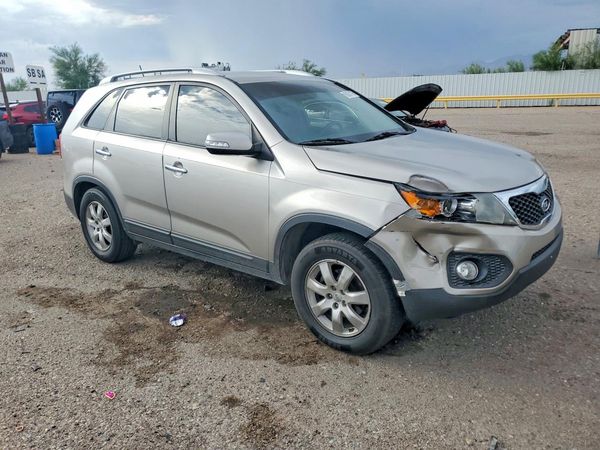 2013 KIA SORENTO Base / LX