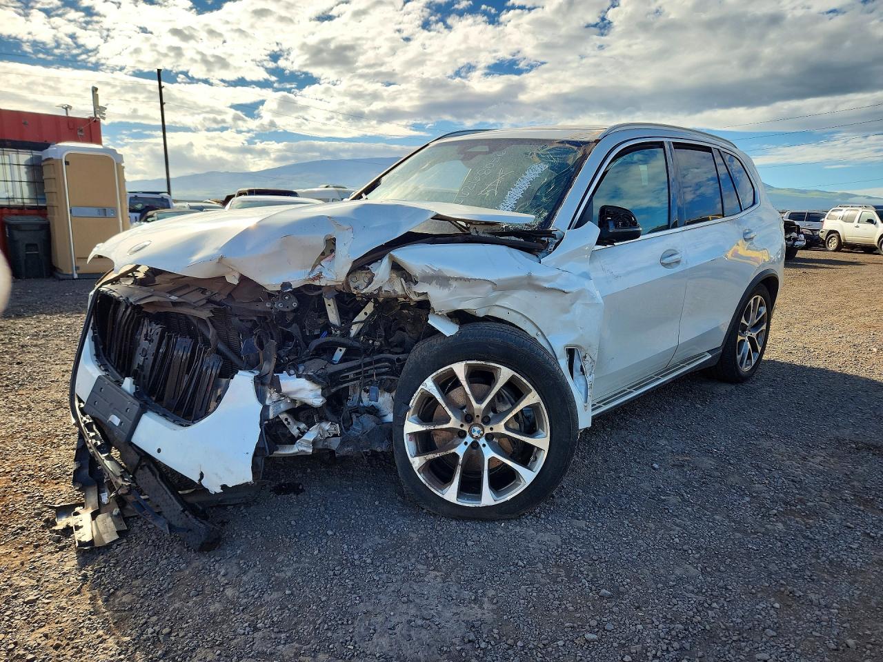 2024 BMW X5 sDrive40i — Front 3/4