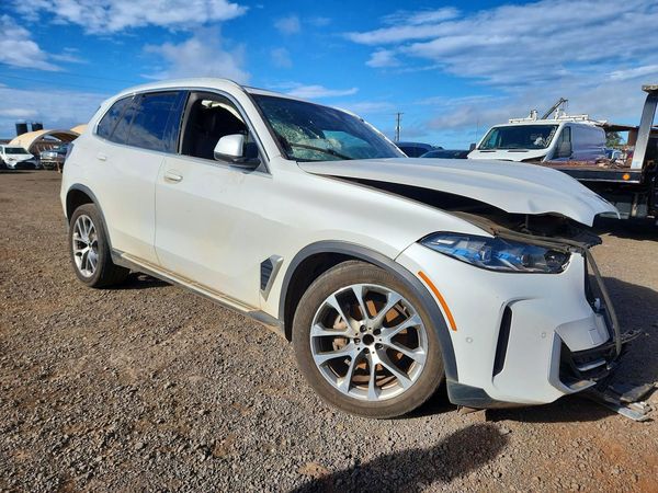 2024 BMW X5 sDrive40i — Passenger 3/4
