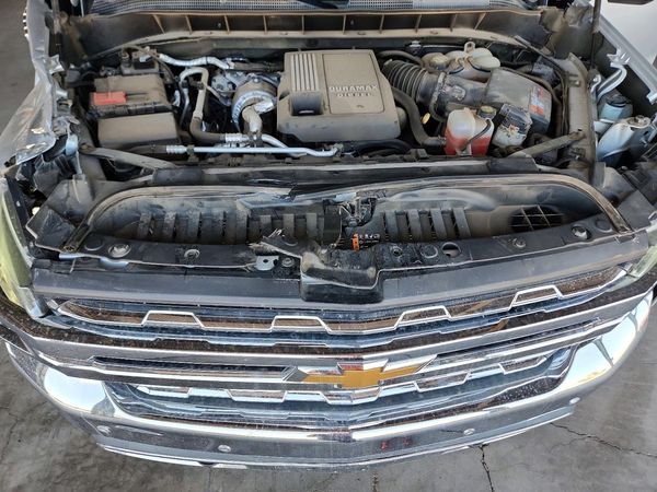 2020 CHEVROLET SILVERADO LTZ — Engine bay