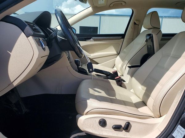 2018 VOLKSWAGEN PASSAT SE, SE w/ Technology