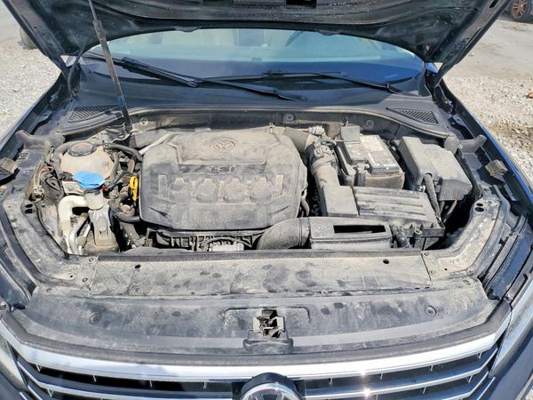2018 VOLKSWAGEN PASSAT SE, SE w/ Technology