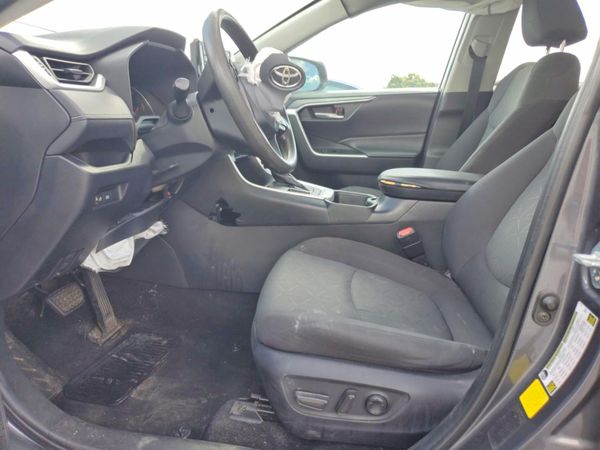 2021 TOYOTA RAV4 XLE — DENT
