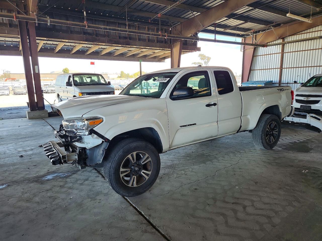 2019 TOYOTA TACOMA SR5