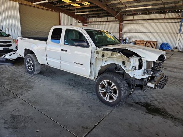 2019 TOYOTA TACOMA SR5