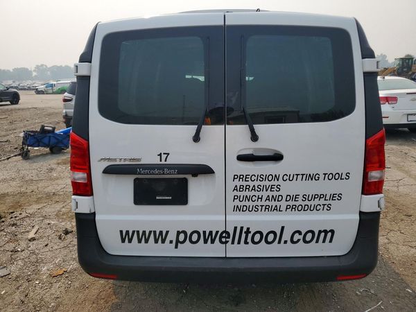 2017 MERCEDES-BENZ METRIS