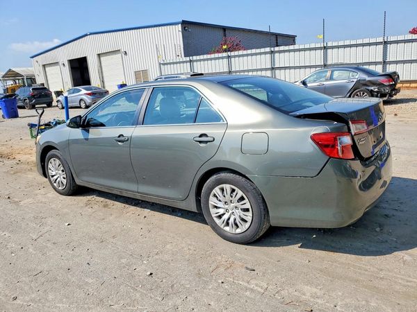 2014 TOYOTA CAMRY