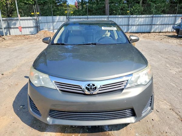 2014 TOYOTA CAMRY