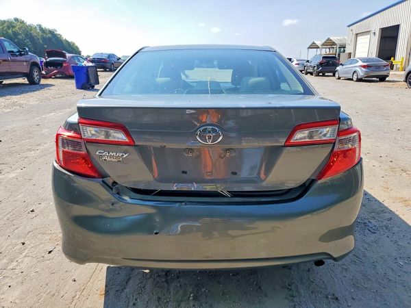 2014 TOYOTA CAMRY