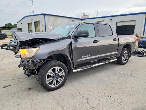 2013 TOYOTA TUNDRA SR5