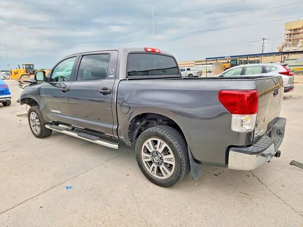 2013 TOYOTA TUNDRA SR5
