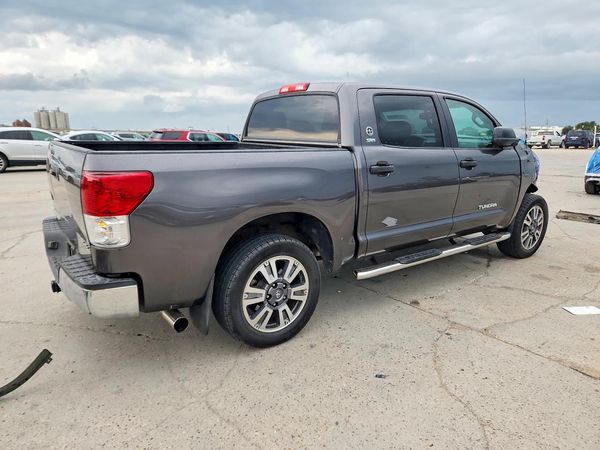 2013 TOYOTA TUNDRA SR5