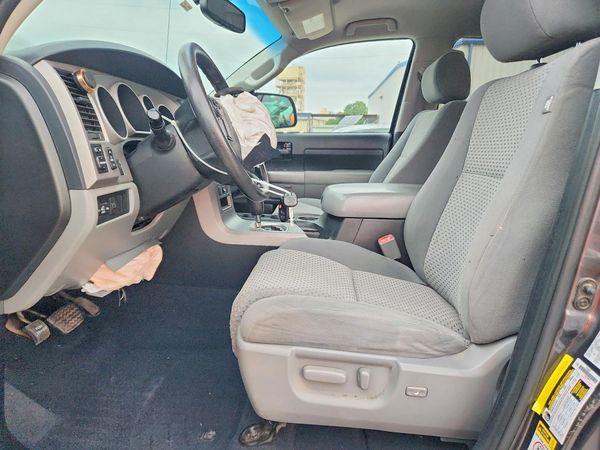 2013 TOYOTA TUNDRA SR5