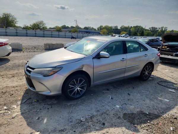 2017 TOYOTA CAMRY XLE/XSE — Front 3/4