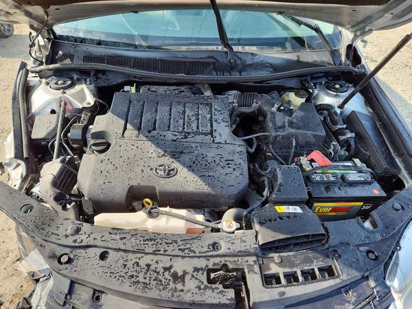 2017 TOYOTA CAMRY XLE/XSE — Engine bay