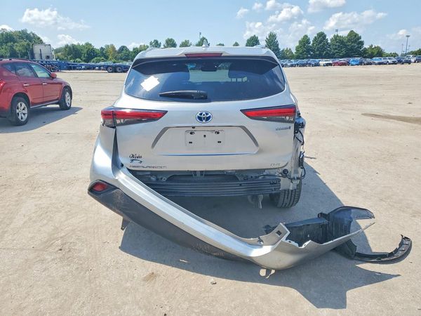 2021 TOYOTA HIGHLANDER XLE