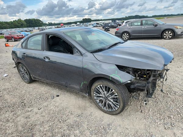 2022 KIA FORTE GT Line