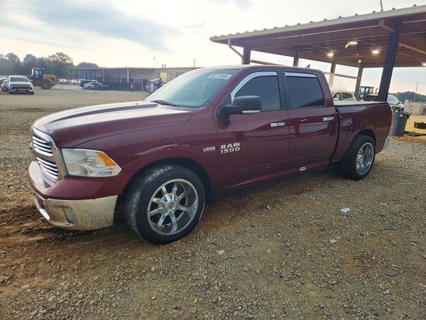 2016 RAM 1500 SLT