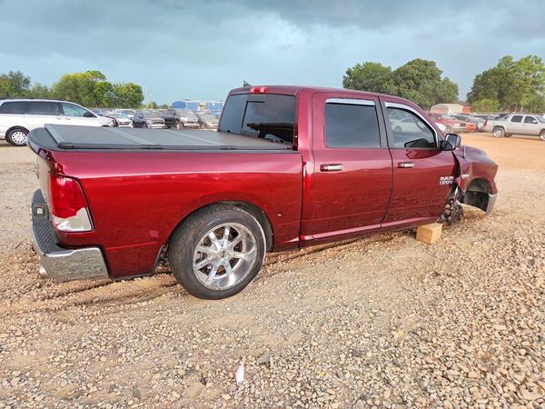 2016 RAM 1500 SLT