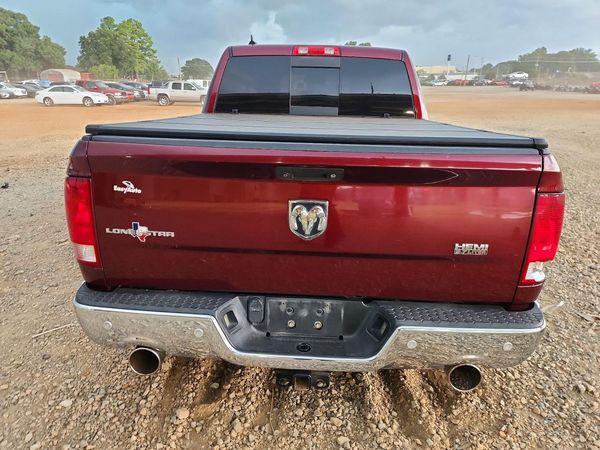 2016 RAM 1500 SLT