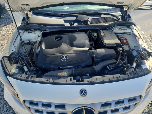 2019 MERCEDES-BENZ GLA GLA250 — Engine bay